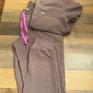 Figs Women's Scrub Set in Brown with Pink Accents - smokey taupe